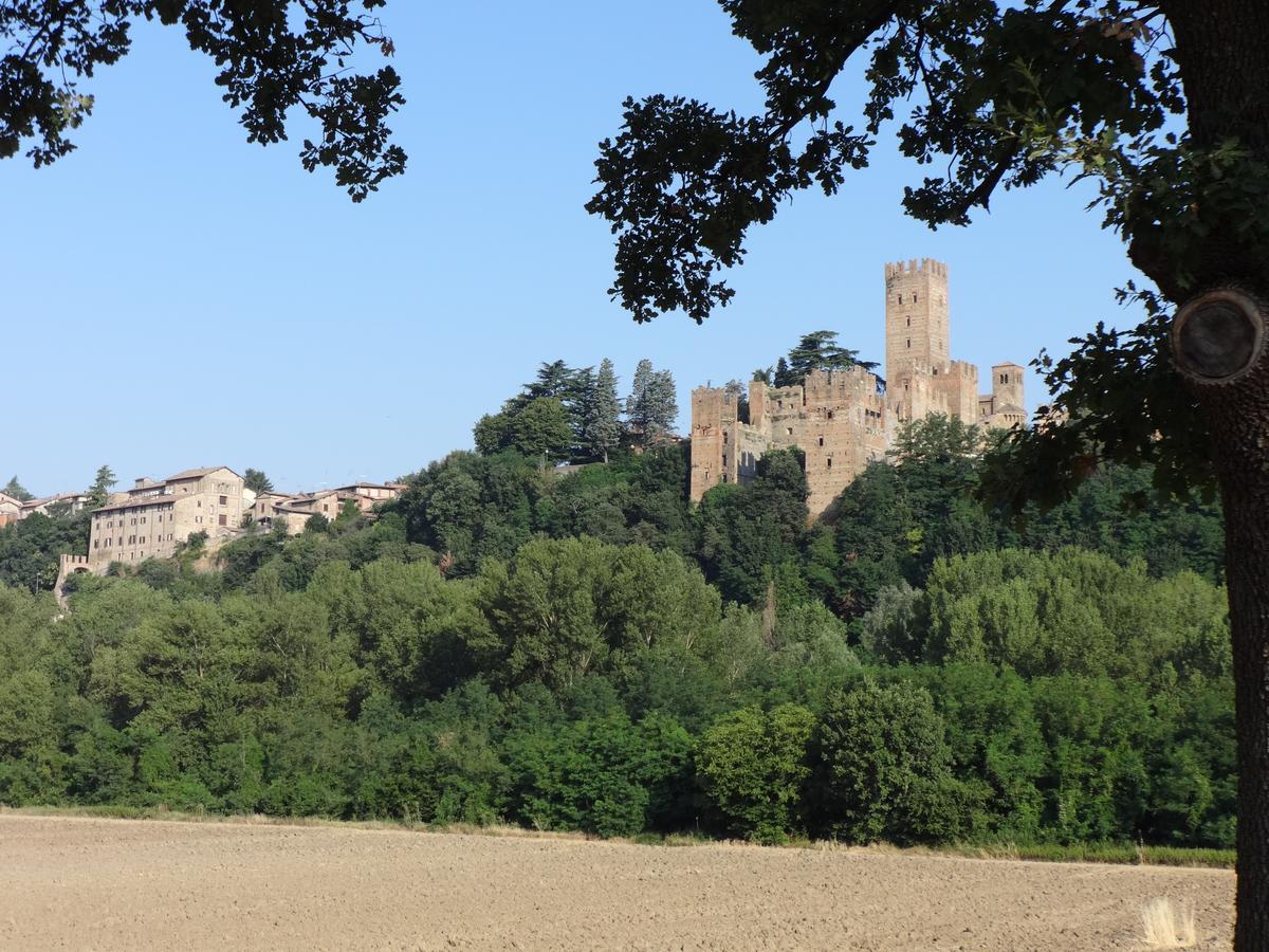 Villa Dircea CastellʼArquato Extérieur photo